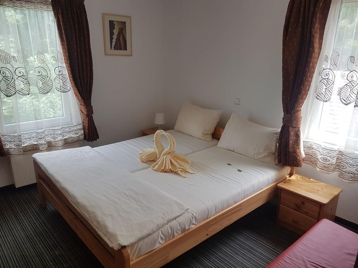 Hotel Garni Zur Eisenbahn Crailsheim Kültér fotó